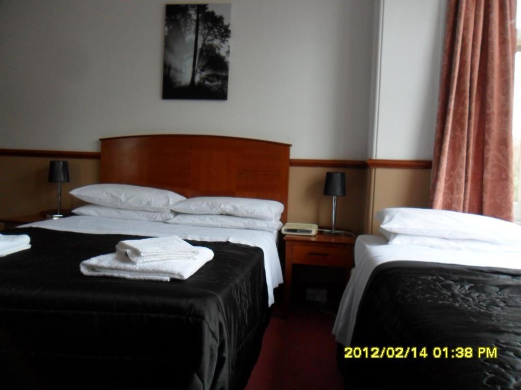 Thorpe Lodge Hotel Peterborough Szoba fotó