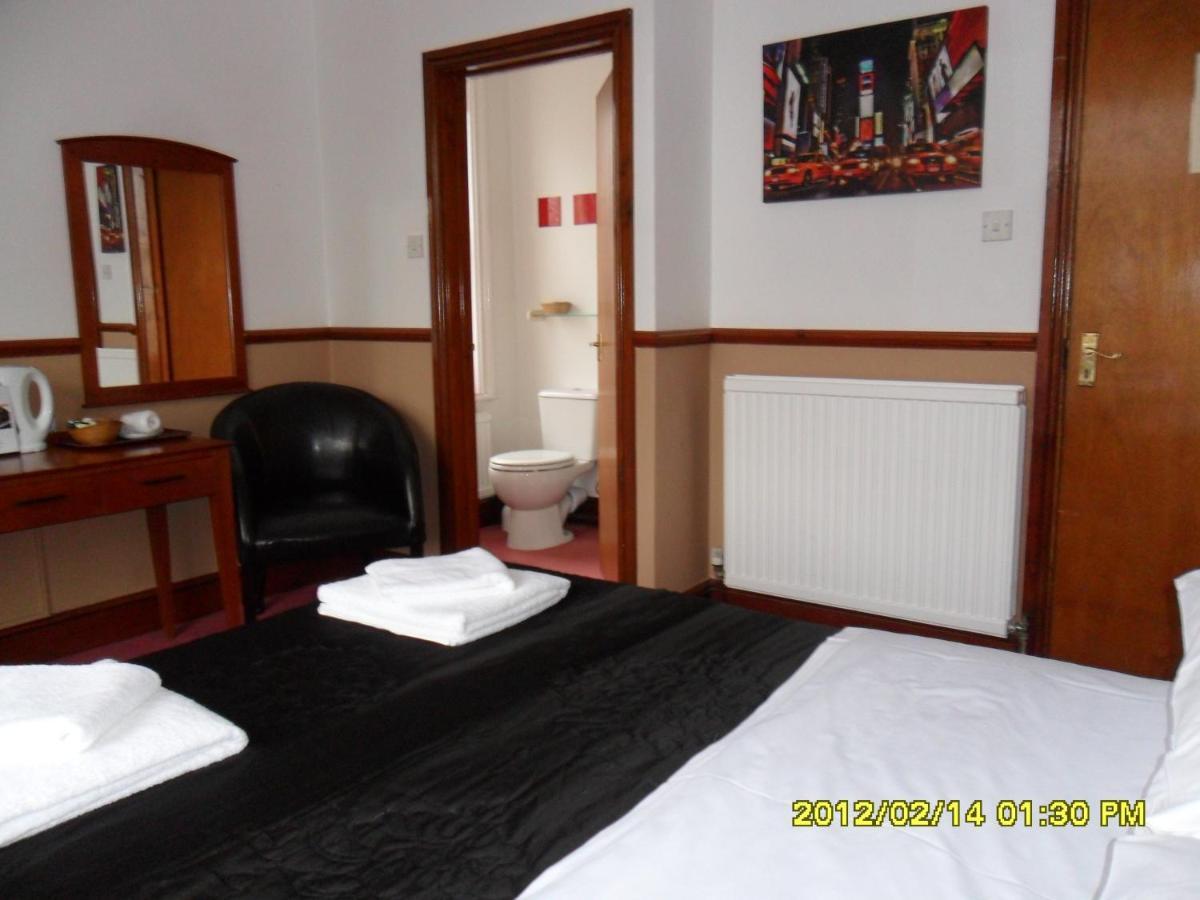 Thorpe Lodge Hotel Peterborough Szoba fotó